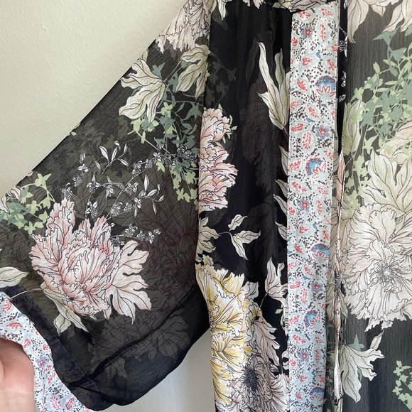 Band of Gypsies Tops - Gorgeous Sheer Floral Duster Kimono